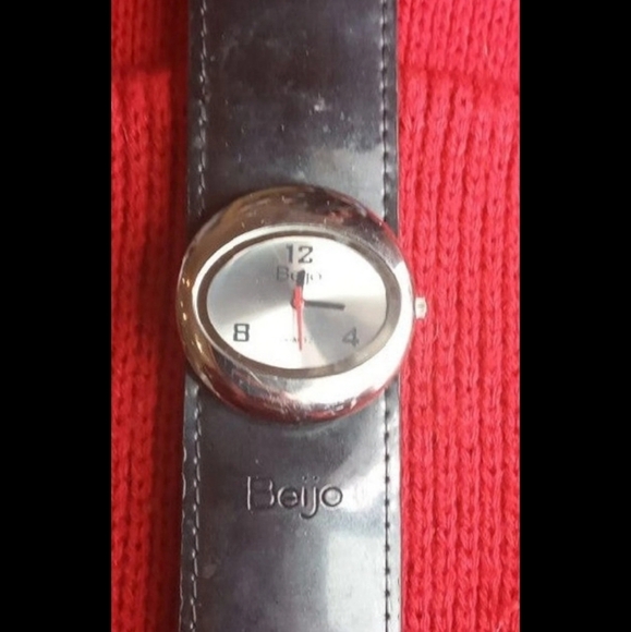 Watch Beijo Black Shiny Slap Bracelet EUC - Picture 3 of 5